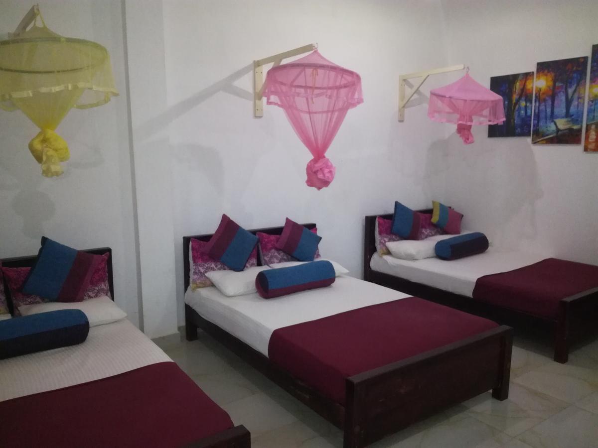 Bevary City Hotel อนุราธปุระ ภายนอก รูปภาพ